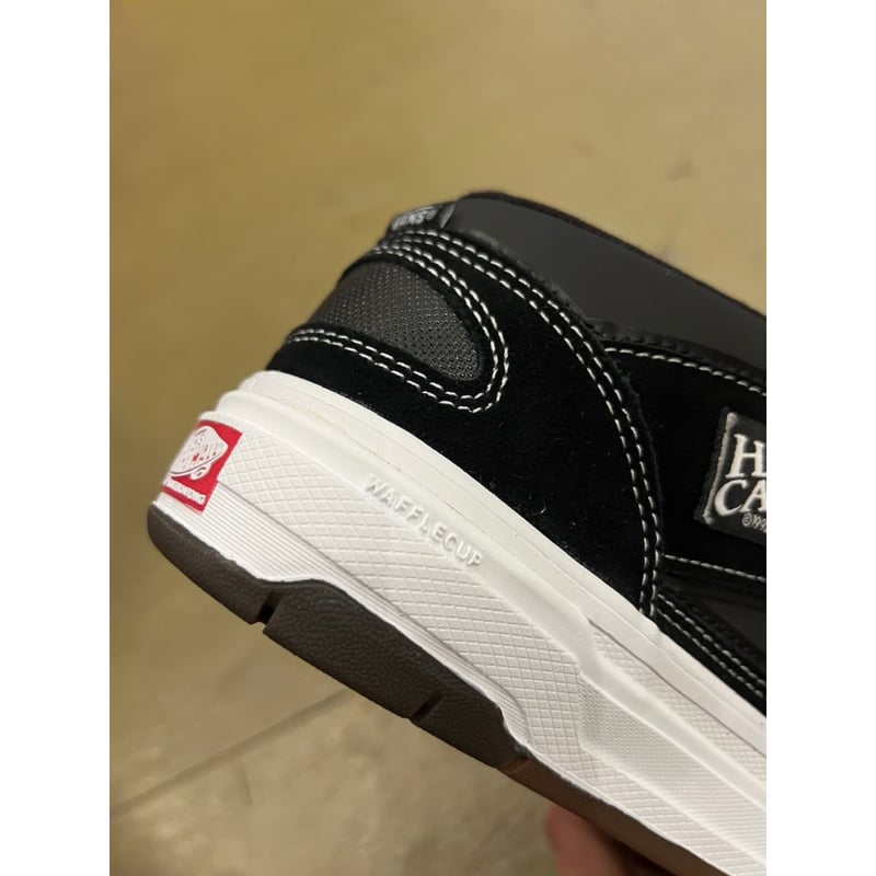 VANS SKATE HALF CAB WAFFLE CUP BLACK/WHITE | CA