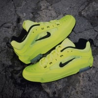 NIKE SB AIR MAX ISHOD PRM VOLT BLACK