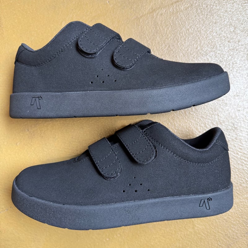 ARETH I VELCRO BLACK VEGAN SUEDE | CANOLA SKATE