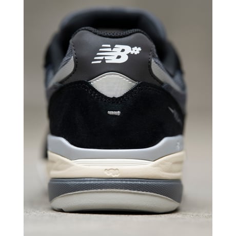 NEW BALANCE NUMERIC ANDREW REYNOLDS 933BNT