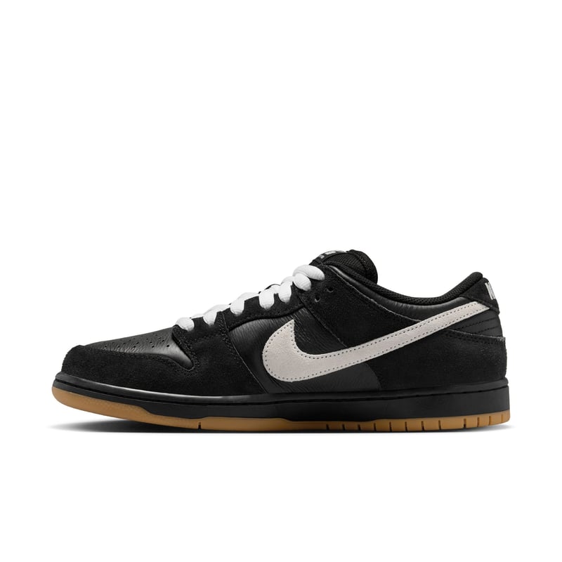 靴 NIKE SB DUNK LOW BLACK WHITE TIGHTBOOTH × Nike SB Dunk Low Pro QS Black and White (Nike