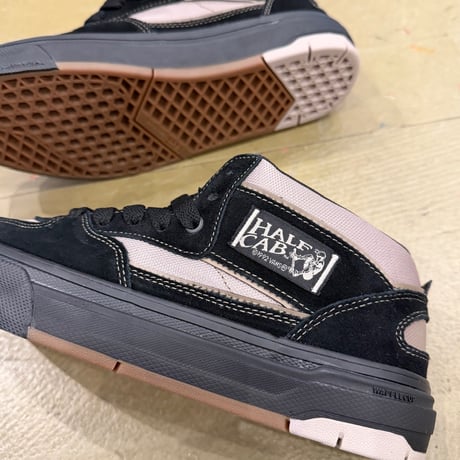 VANS SKATE HALF CAB WAFFLE CUP BLACK/PEYOTE