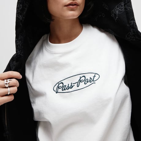 PASS~PORT OVALIT TEE WHITE