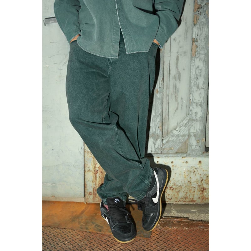 THEORIES PLAZA JEANS WASHED EVERGREEN | CANOLA