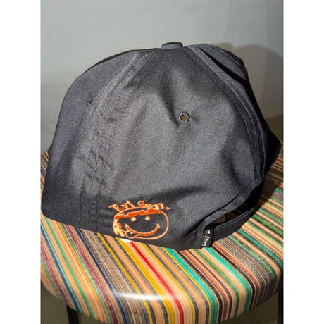 EVISEN ONE UP LOGO CAP BLACK