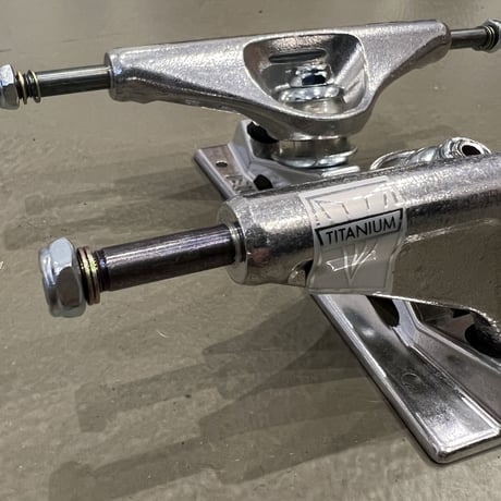 VENTURE POLISHED V-TITANIUM HI