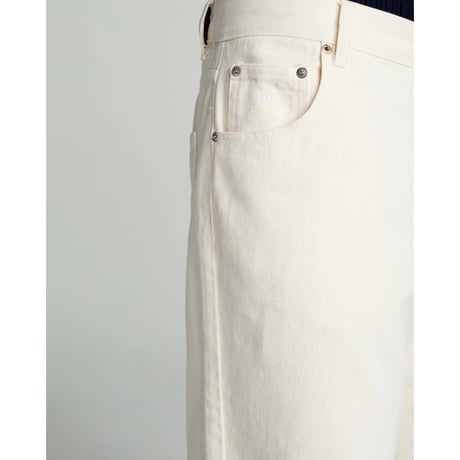 POP TRADING COMPANY LONGER DRS SHORTS OFF WHITE