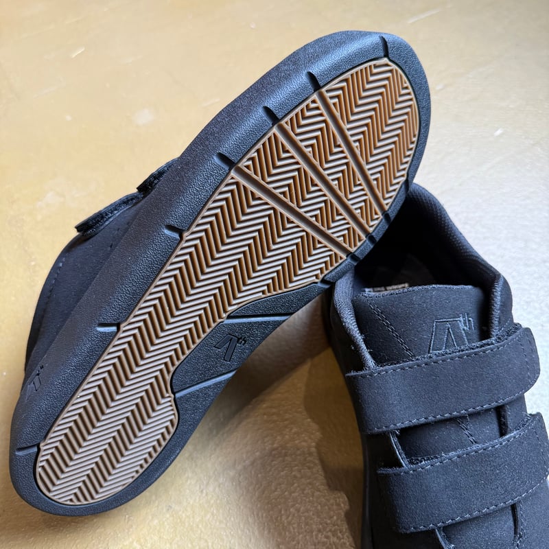 ARETH I VELCRO BLACK VEGAN SUEDE | CANOLA SKATE
