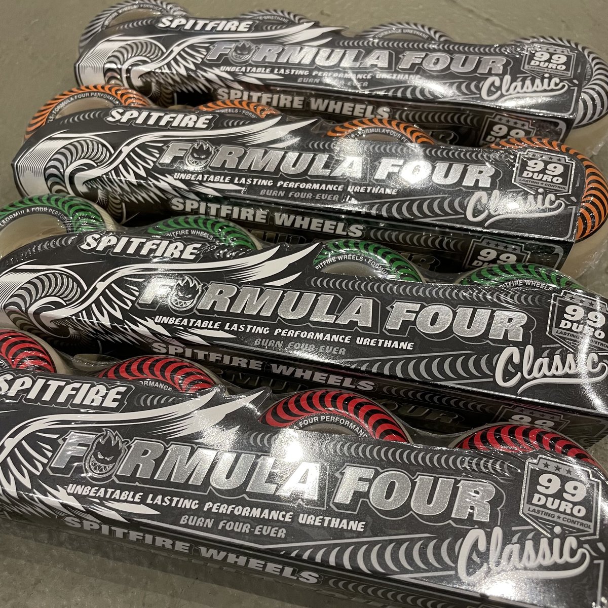 SPITFIRE フォーマル4クラシック60mm99a定価¥9,130 ノーマル】SPITFIRE