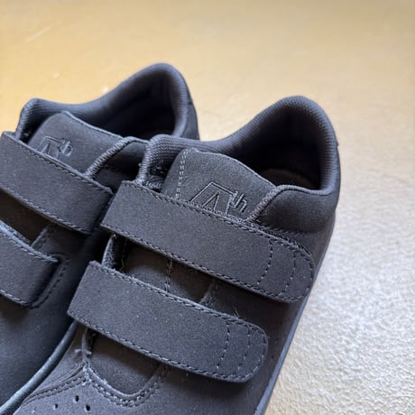 ARETH I VELCRO BLACK VEGAN SUEDE