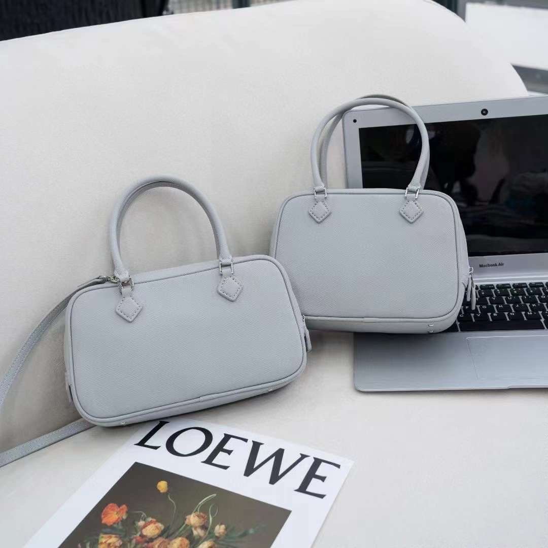 おめめポーチ 牛革 スワロフスキー | mymii store ➕ Palmy＆SHIMY