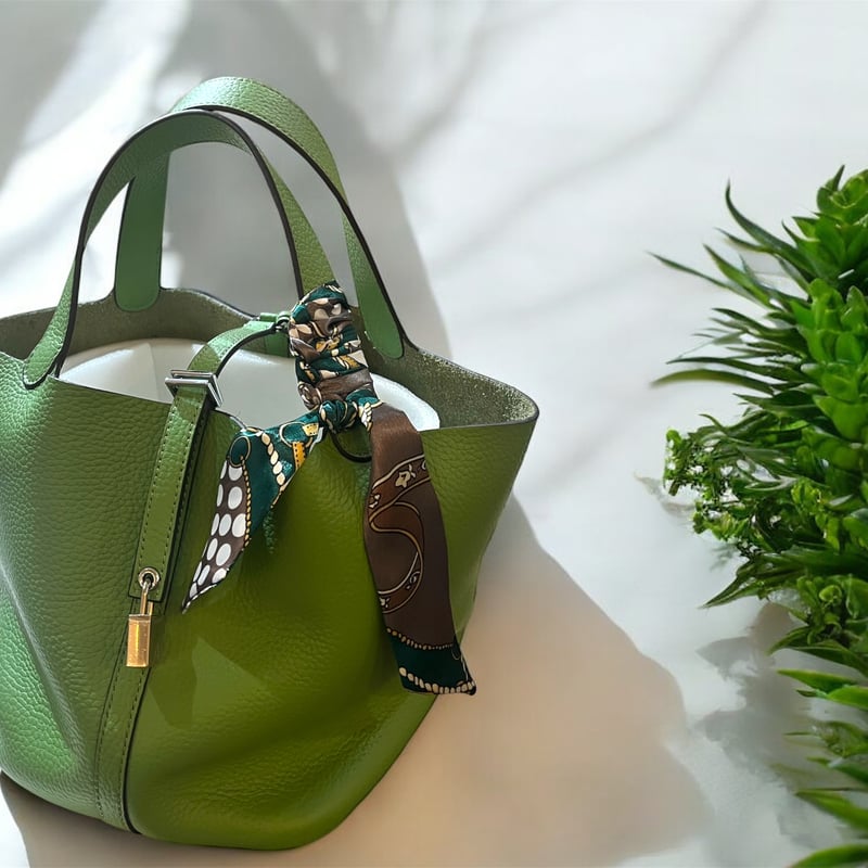 オーダーメイド本革キューブバッグPMサイズエトープシルバー金具ピコタン 本革 バケツバッグ／キューブバッグ エトゥープ