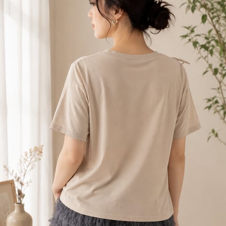 「一枚で華やぐ、大人のチュールフリルトップス♡