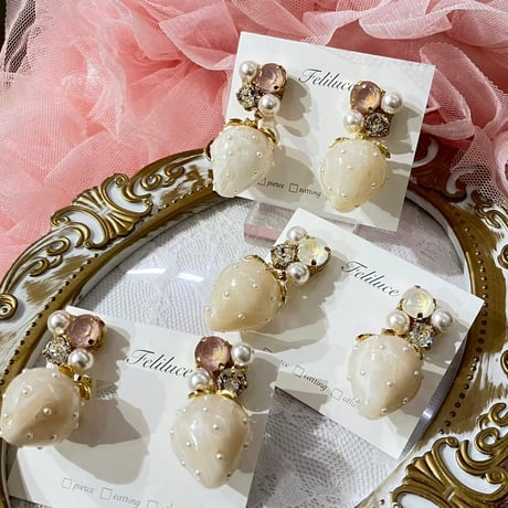 いちごピアス | STORES