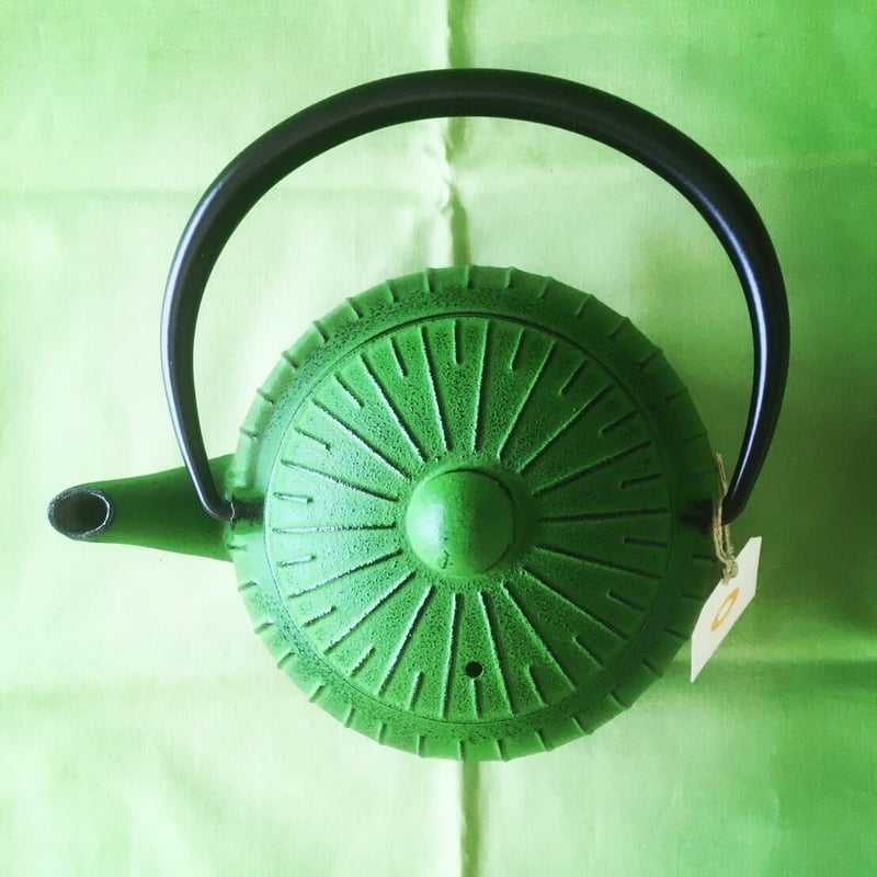 南部鉄器　鉄急須　若草　０．５５リットル　Teapot  NanbuTekki 南部鉄器 鉄急須 若草 0．55リットル Teapot NanbuTekki