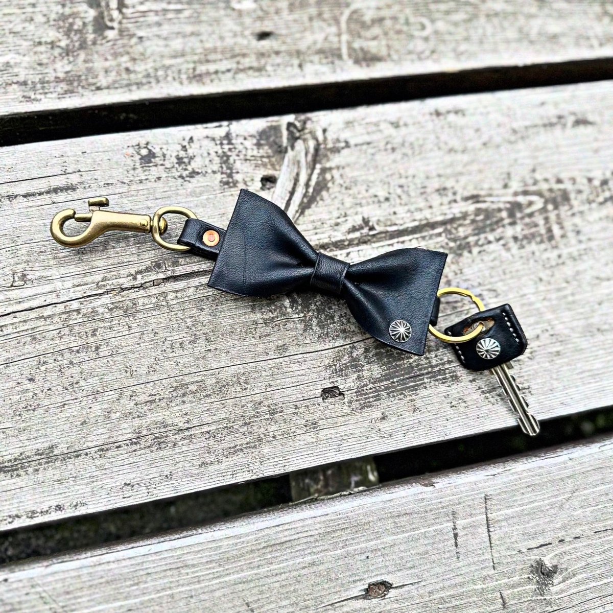 Dutch Leather Company × MASAYOSHI ribbon key h