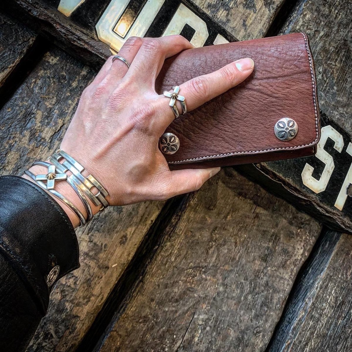 Dutch Leather Companyダッチレザーカンパニーミドルウォレット Dutch Leather Company × MASAYOSHI 財布をメインとした定番製品