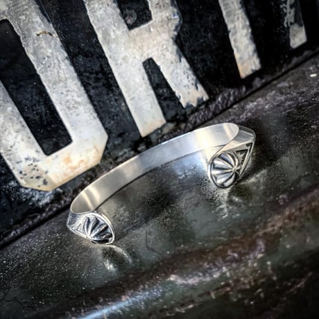 【CELLMAN2DEERMES】  （MASAYOSHI）/ TRIANGLE plane bracelet