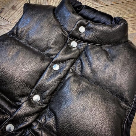 FINE CREEK ＆CO【Law / ロー】ﾚｻﾞｰﾀﾞｳﾝﾍﾞｽﾄ（BLACK) 2026年11月末〜2027年2月末入荷予定分！！ご予約