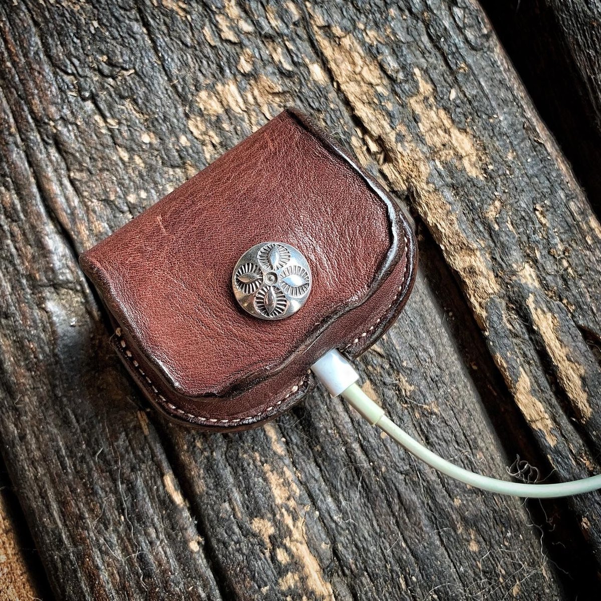 T267 Dutch Leather Company ラステッド レザー ビル… Dutch Leather Company × MASAYOSHI AirPods Pro c