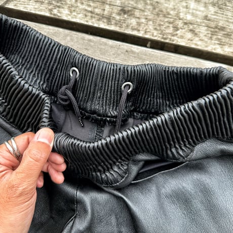 MOSSIR【lover / ﾛｰﾊﾞｰ】stretch leather sweat pants (ﾌｧｲﾝｸﾘｰｸ)