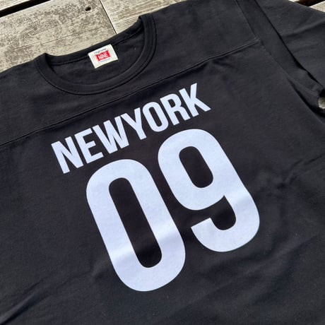 HIGHWAY NINE ハイウェイナイン 10/-TENJIKU ROUGH FIT FOOT BALL PRINT Tee「NEW YORK」
