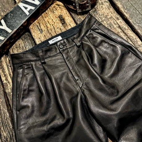 MOSSIR【Open Day / ｵｰﾌﾟﾝﾃﾞｲ】 washable leather two tuck pants