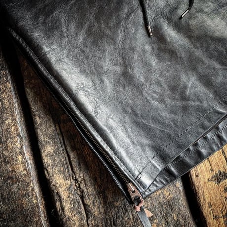 FOUNTAINHEAD LEATHER【Epsilon / ｲﾌﾟｼﾛﾝ 】【BLACK】