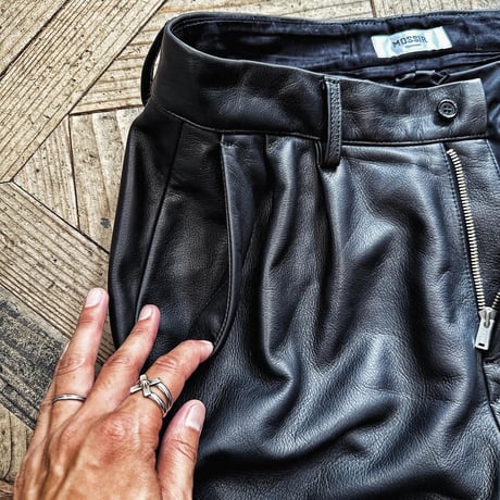 MOSSIR【Open Day / ｵｰﾌﾟﾝﾃﾞｲ】 washable leather two tuck pants