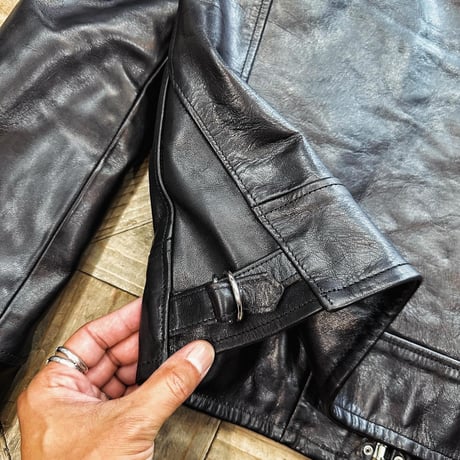 FINE CREEK ＆CO【Rosen jacket / ﾛｰｾﾞﾝｼﾞｬｹｯﾄ】 zip cossack (horse) BLACK