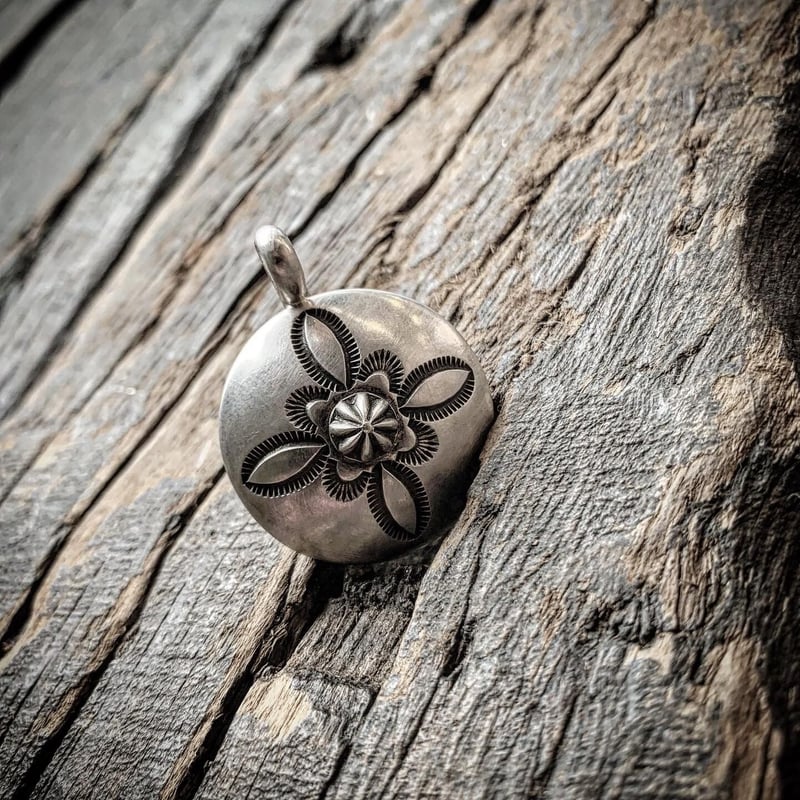 CELLMAN2DEERMES】 （MASAYOSHI）/ Y pendant | ・ ・