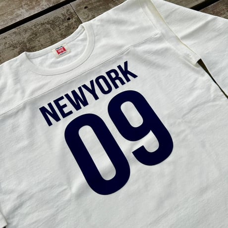 HIGHWAY NINE ハイウェイナイン 10/-TENJIKU ROUGH FIT FOOT BALL PRINT Tee「NEW YORK」