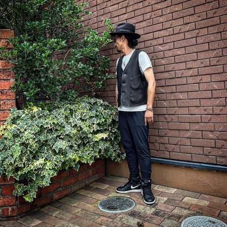 FINE CREEK ＆CO 【Jefferson Deer/ ｼﾞｪﾌｧｰｿﾝﾃﾞｨｱ】 ﾚｻﾞｰﾍﾞｽﾄ（BLACK) 鹿革