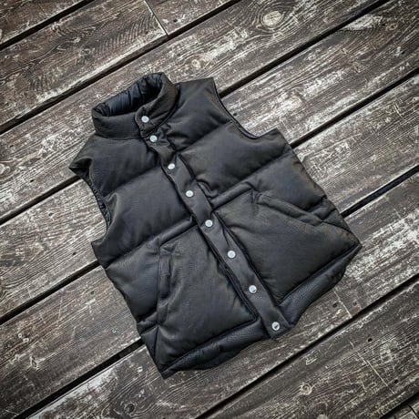 FINE CREEK ＆CO【Law / ロー】ﾚｻﾞｰﾀﾞｳﾝﾍﾞｽﾄ（BLACK) 2026年11月末〜2027年2月末入荷予定分！！ご予約