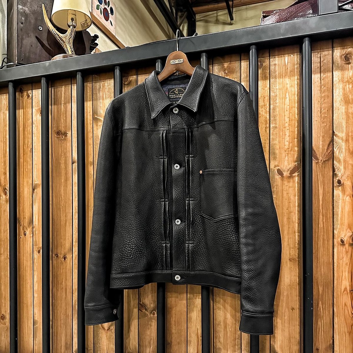 ハイラージレザーズ ガスリー WWⅡ 38 FINECREEK LEATHERS ハイラージレザーズ ガスリー WWⅡ 38 FINECREEK LEATHERS