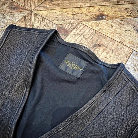 FINE CREEK ＆CO 【Jefferson Deer/ ｼﾞｪﾌｧｰｿﾝﾃﾞｨｱ】 ﾚｻﾞｰﾍﾞｽﾄ（BLACK) 鹿革