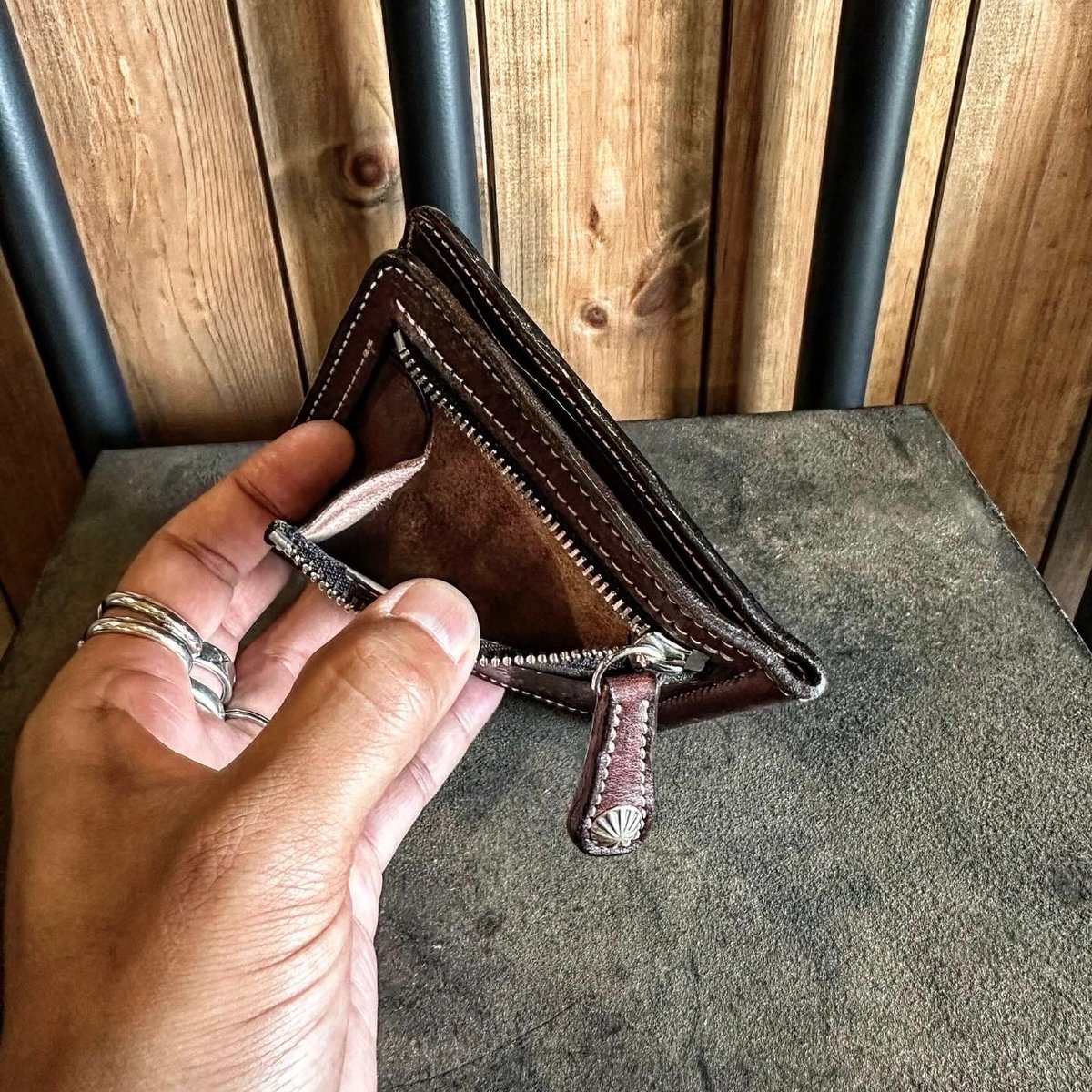 Dutch Leather Companyダッチレザーカンパニーミドルウォレット Dutch Leather Company × MASAYOSHI 財布をメインとした定番製品