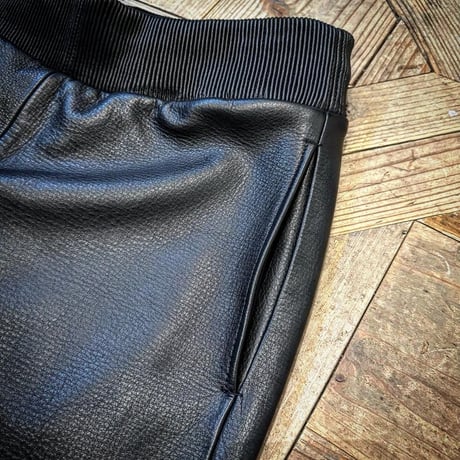 MOSSIR【Lender / ﾚﾝﾀﾞｰ】washable leather sweat pants(ﾌｧｲﾝｸﾘｰｸ)