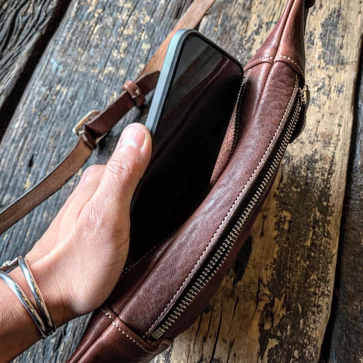 Dutch Leather Company × MASAYOSHI 【Body bag】 | Dutch Leather Company × MASAYOSHI 【Body bag】 |