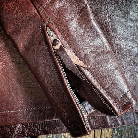 FOUNTAINHEAD LEATHER【Epsilon / ｲﾌﾟｼﾛﾝ 】【BROWN】