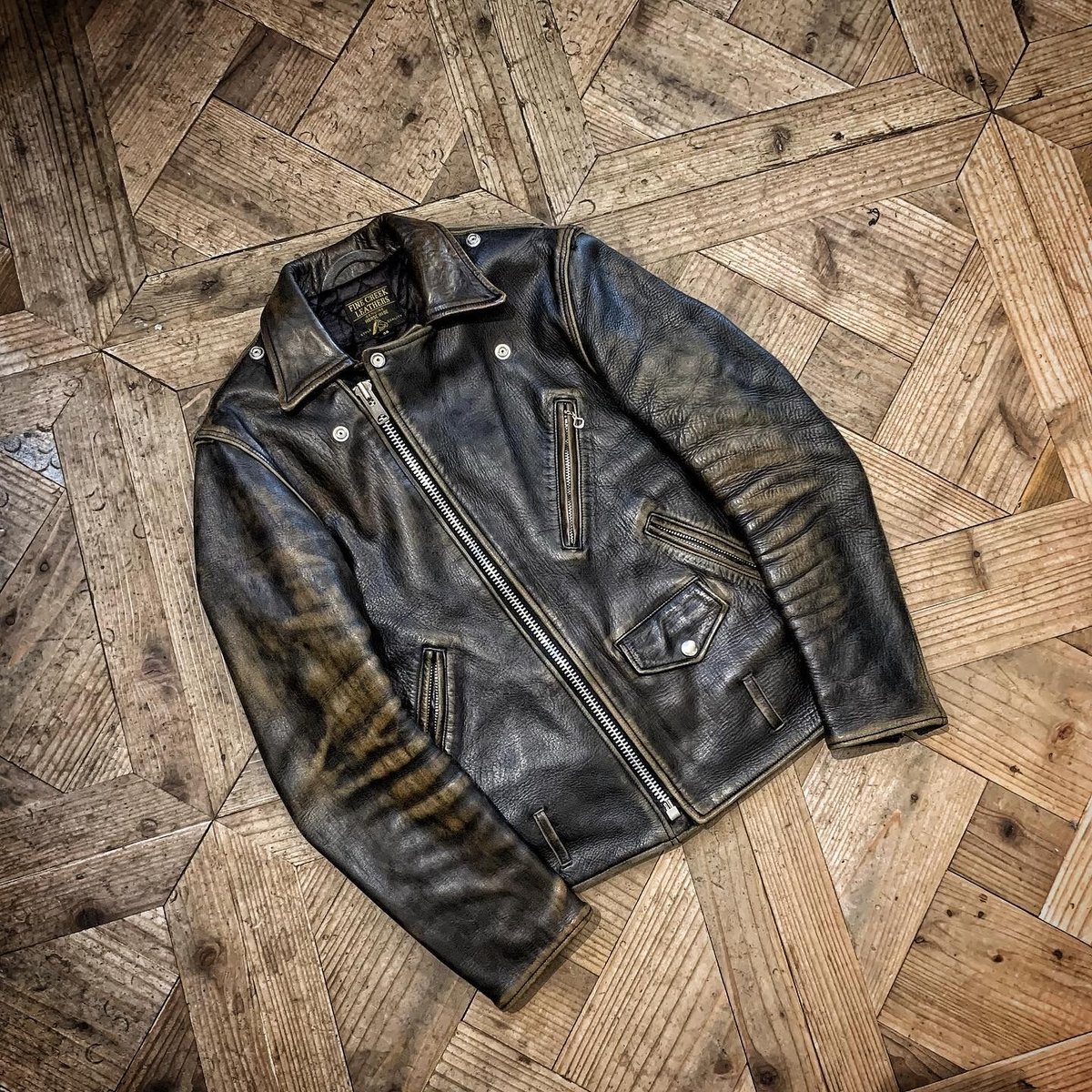 FINE CREEK LEATHERS【Leon / レオン】(Custom) (BLACK) FINE CREEK LEATHERS【Leon / レオン】(Custom) (BLACK)
