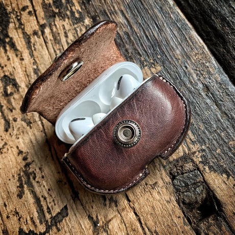 Dutch Leather Company × MASAYOSHI AirPods Pro case