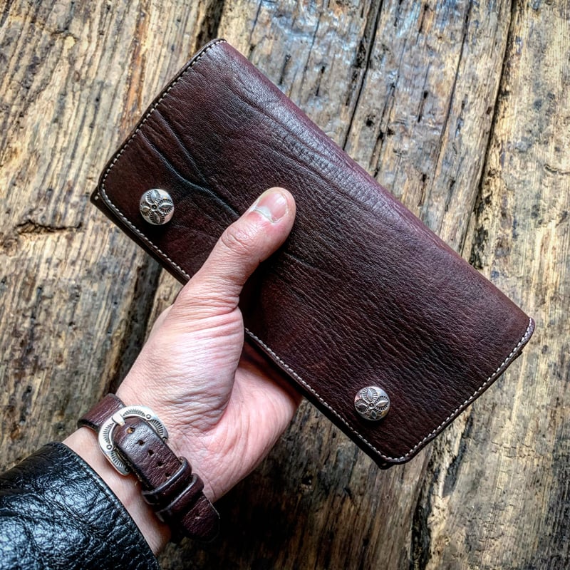 コンチョ部分はsilveDutch Leather Company × MASAYOSHI wallet