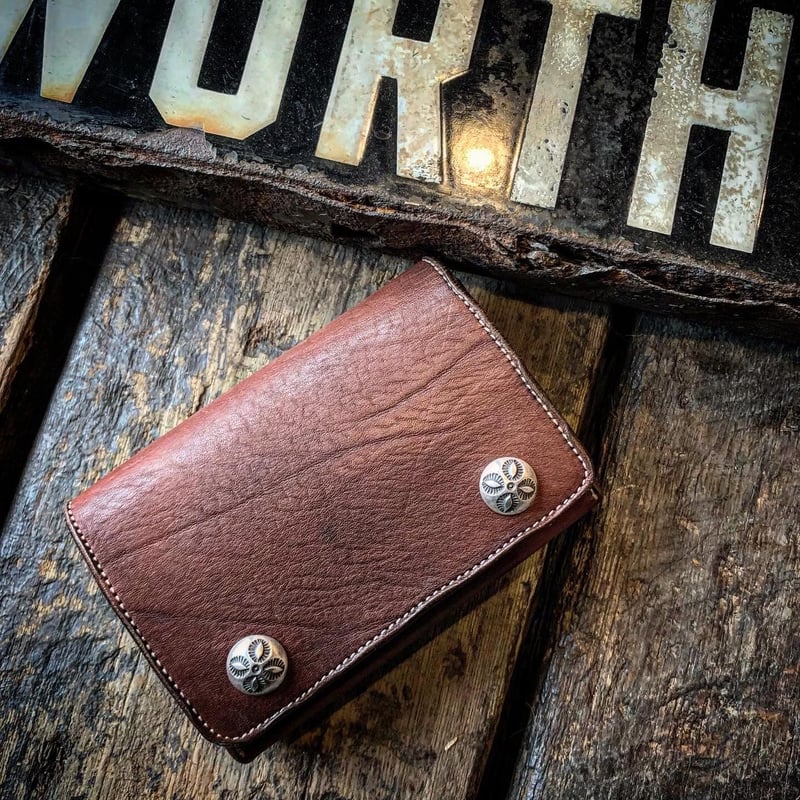 コンチョ部分はsilveDutch Leather Company × MASAYOSHI wallet