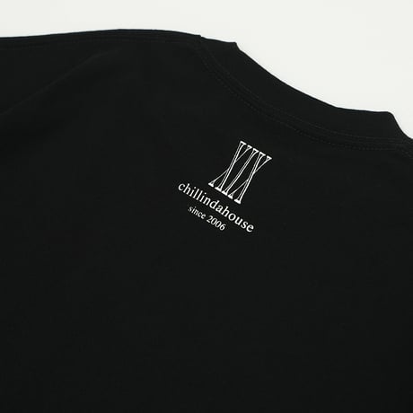 ONORE■ / CHILLINDAHOUSE 19th 4コマ Tee / BLACK