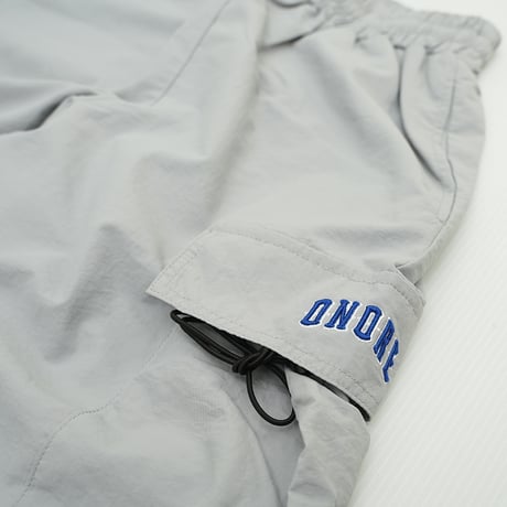 ONORE■ / Arch Logo Nylon Cargo Wide Pants / SILVER