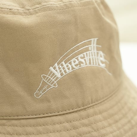 ONORE / "Vibesville" Bucket Hat / BEIGE