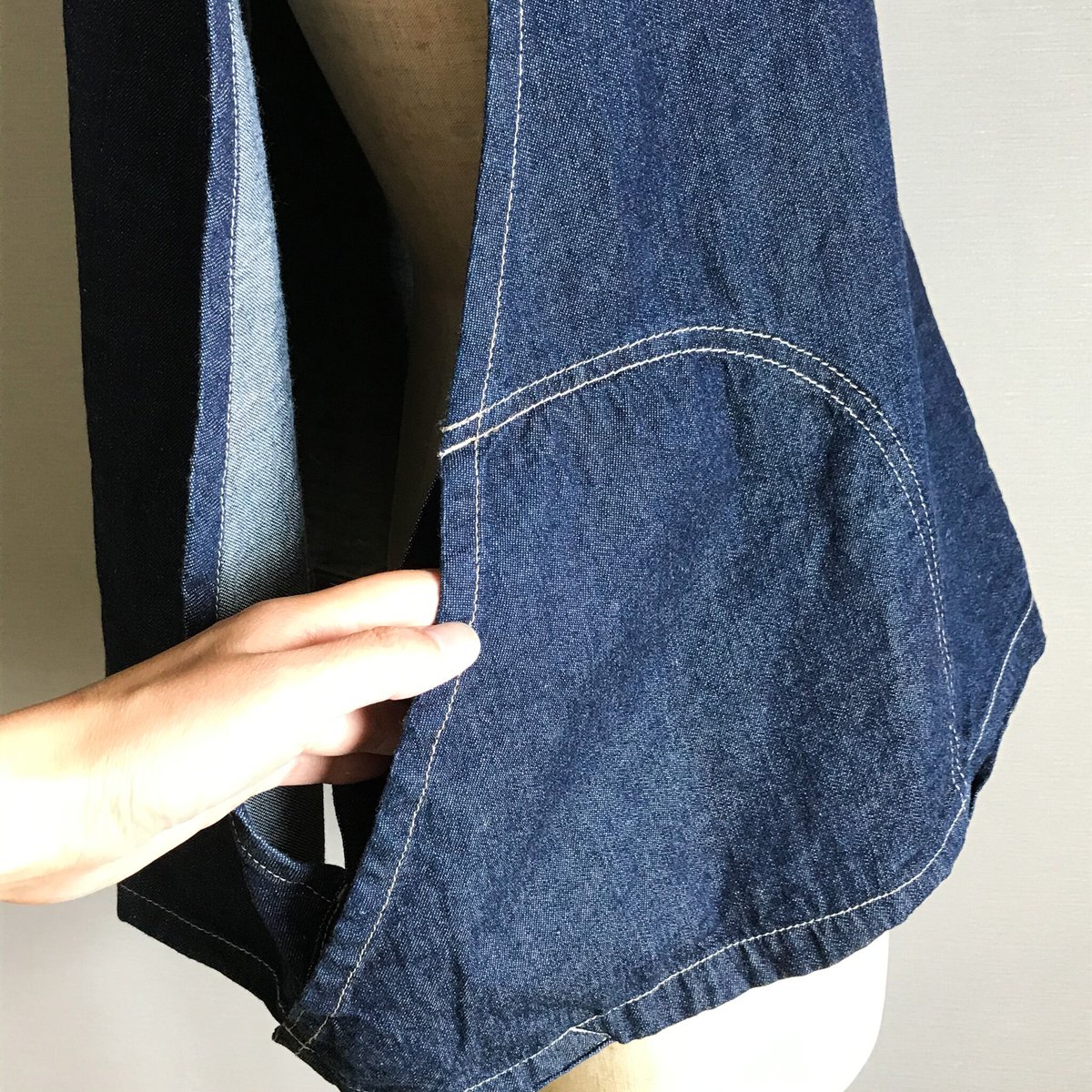 nanaさま専用soduk スドーク　デニムベスト セール】【HOOK】ヴィンテージ風花模様刺繍vネックデニムベスト