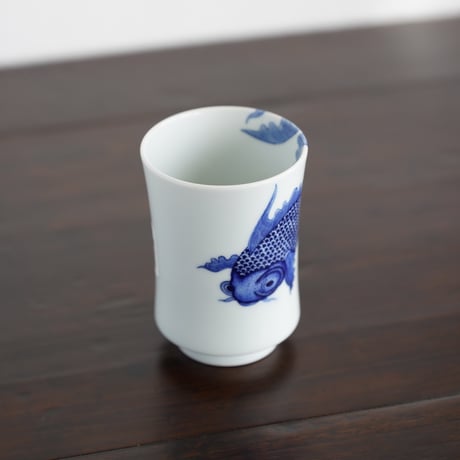 青花金魚紋茶杯 PC015