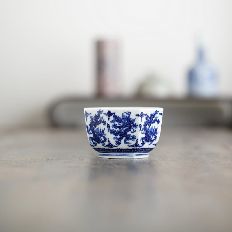 中国 青花青緑彩 龍紋小杯 二客 大明成化年製款 古陶磁 茶道具